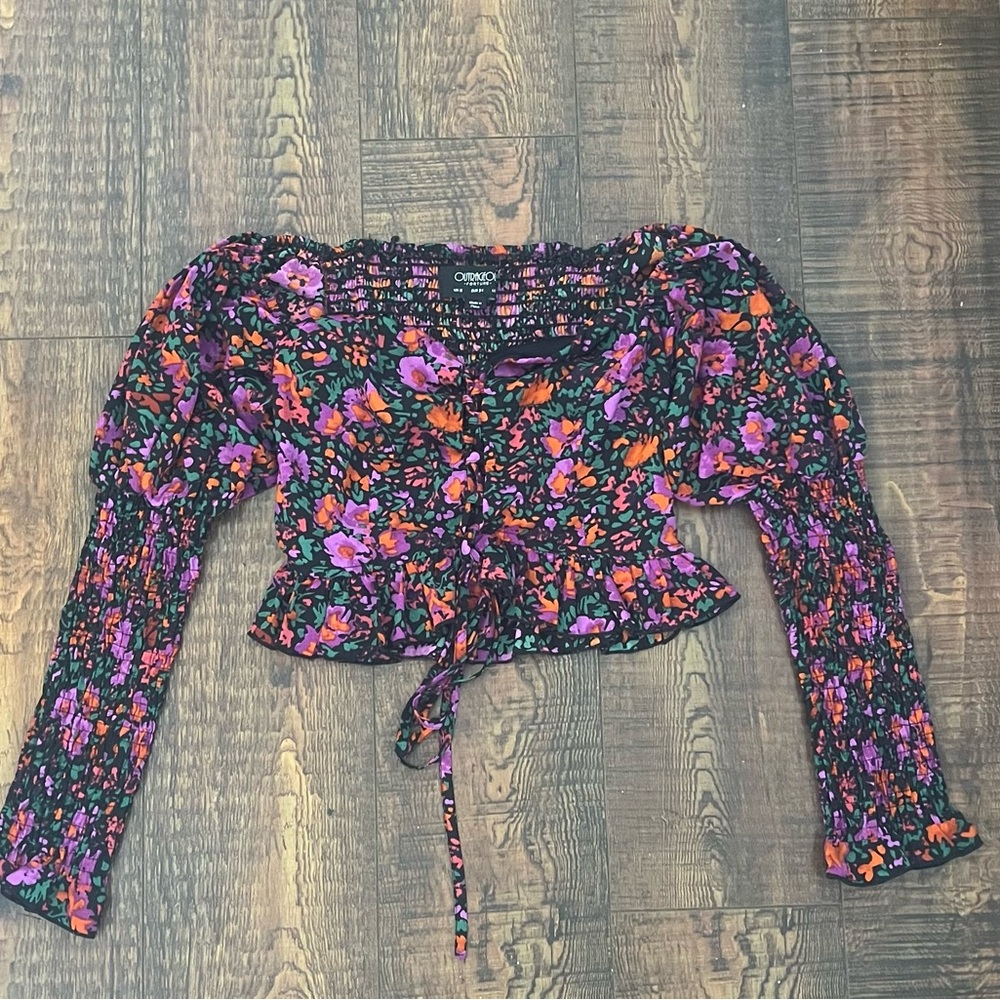 Outrageous tunic crop top off shoulder without string size 2